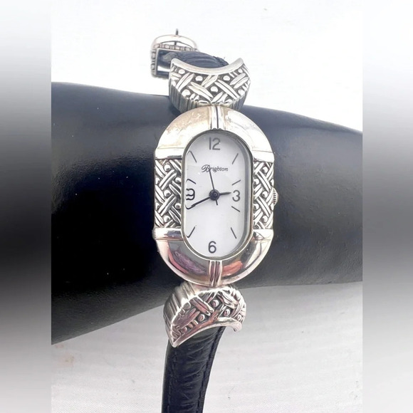 Brighton Bridgeport Woman\'s Quartz Watch Right Handed Leather Band New Battery. main image 5
